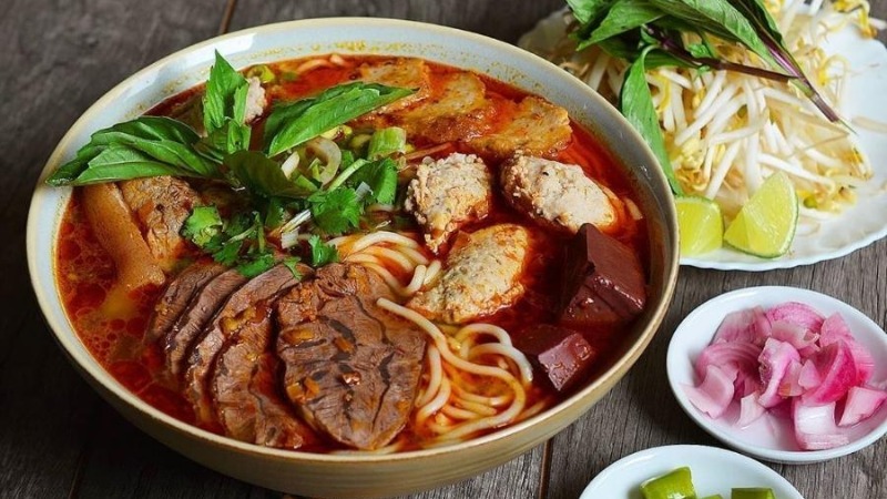 cach-nau-bun-bo-Hue-4