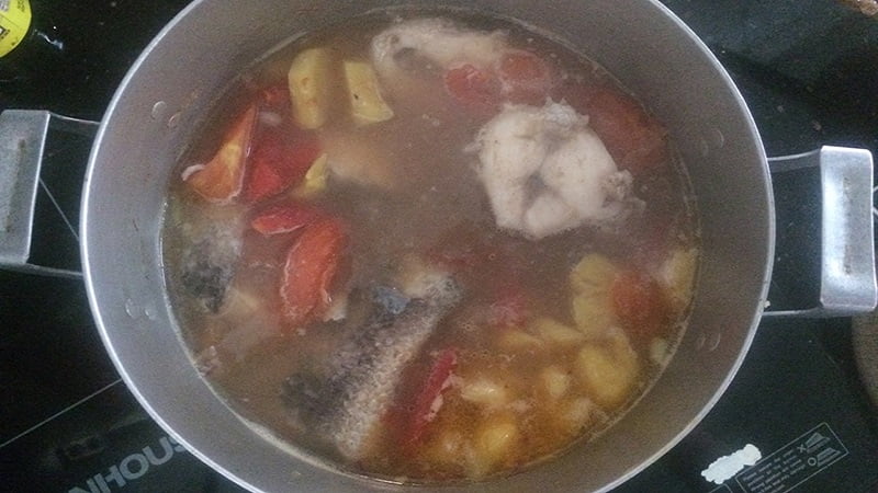 cach-nau-canh-chua-ca-loc-11