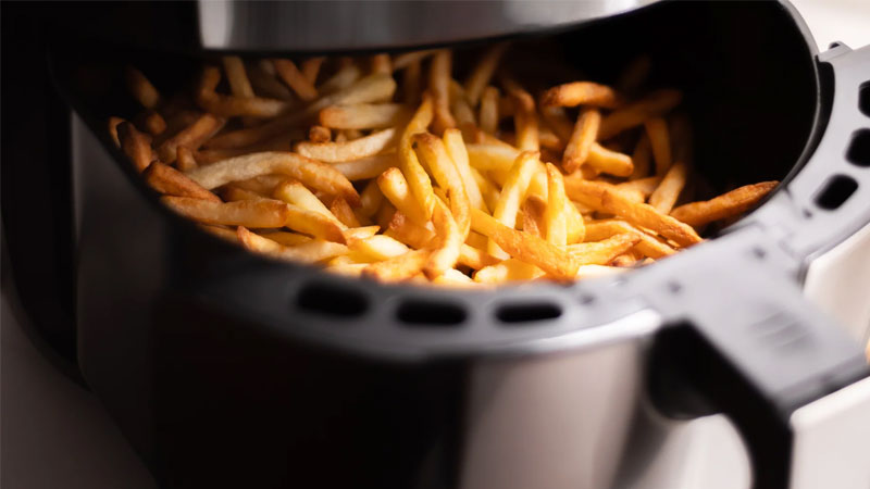 cach-lam-khoai-tay-chien-bang-noi-chien-khong-dau-2