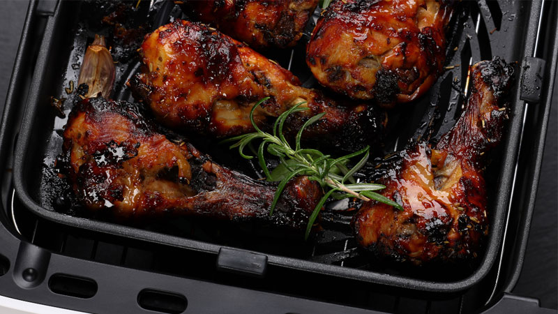 cach-uop-thit-nuong-noi-chien-khong-dau-3